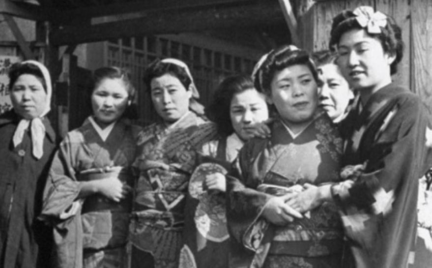 1945年，日本将20万日本慰安妇遗弃在东北，后来至少有11万人嫁给了当地老百姓