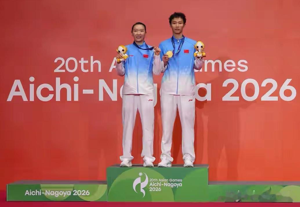 日本惨败，世界第一爆冷，亚运会羽毛球，已决出5金历史首人诞生1，女单金