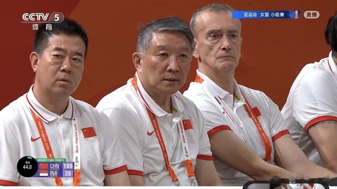 亚运会中国女篮110-41大胜印尼女篮，锁定小组头名晋级八强。北京时间9月21