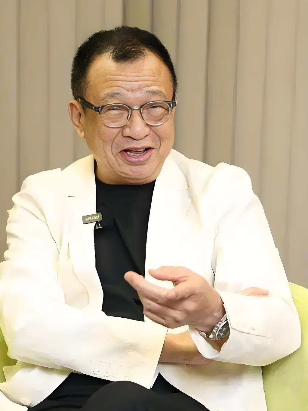 许绍雄去世后,业内人士的悼文,打了多少明星的脸!虽然已经年过古稀,进组的时候