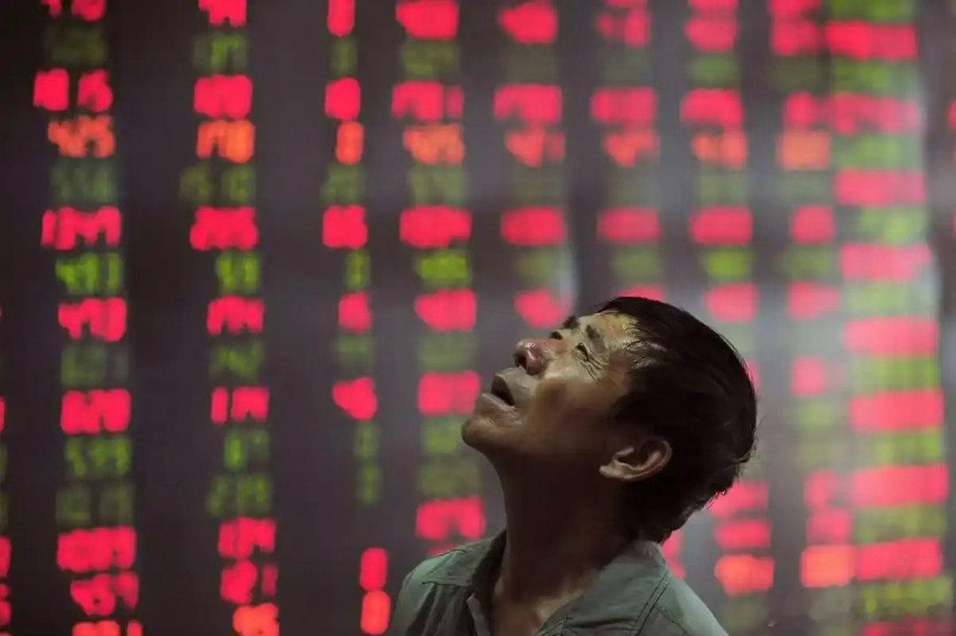 一股民在8月3日卖出利欧股份1万股，卖出的价格是5.13元。他为什么要卖出呢，他