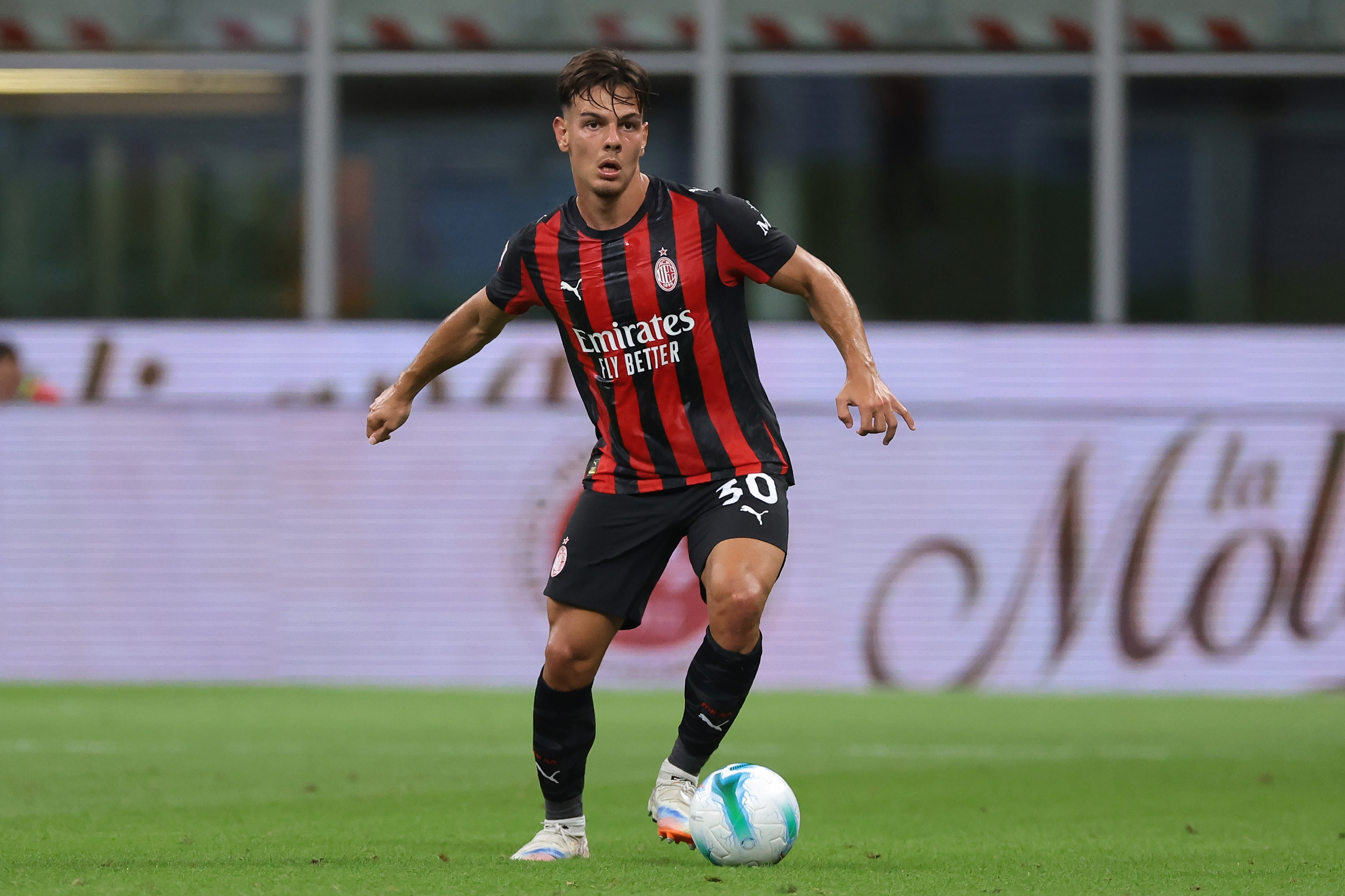 亚沙里: 我可以踢6号位置和8号位置, 希望能和莫德里奇一起踢比赛