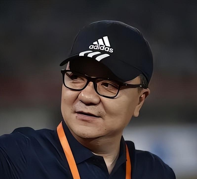 “打人不打脸，揭人不揭短”董路这一次过分了，竟然正式发出邀约，想让“足球小将”和