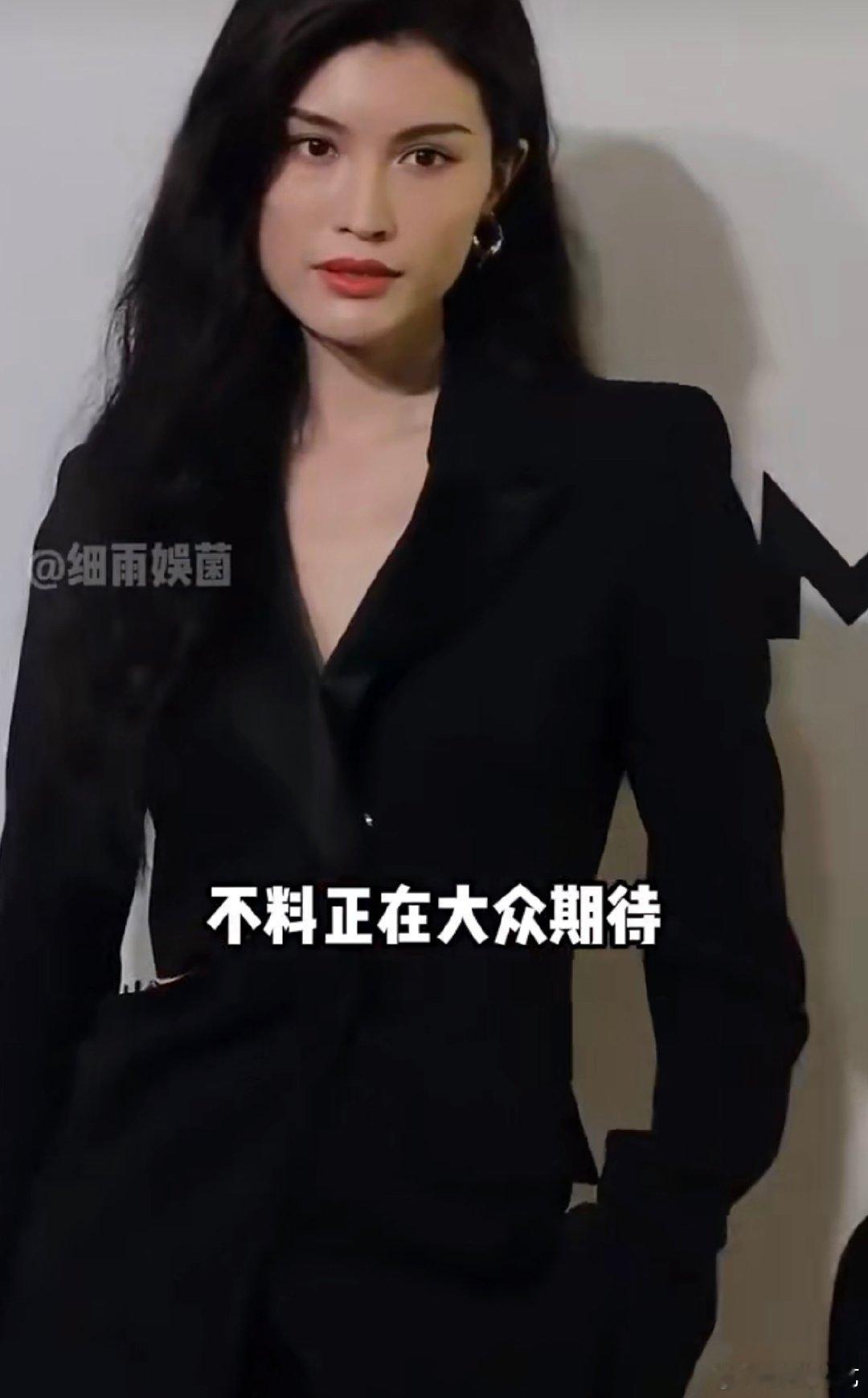疑似何穗曾闪婚四个超模三个生了从删除结婚证微博到清空旧动态，从超模事业到家庭生
