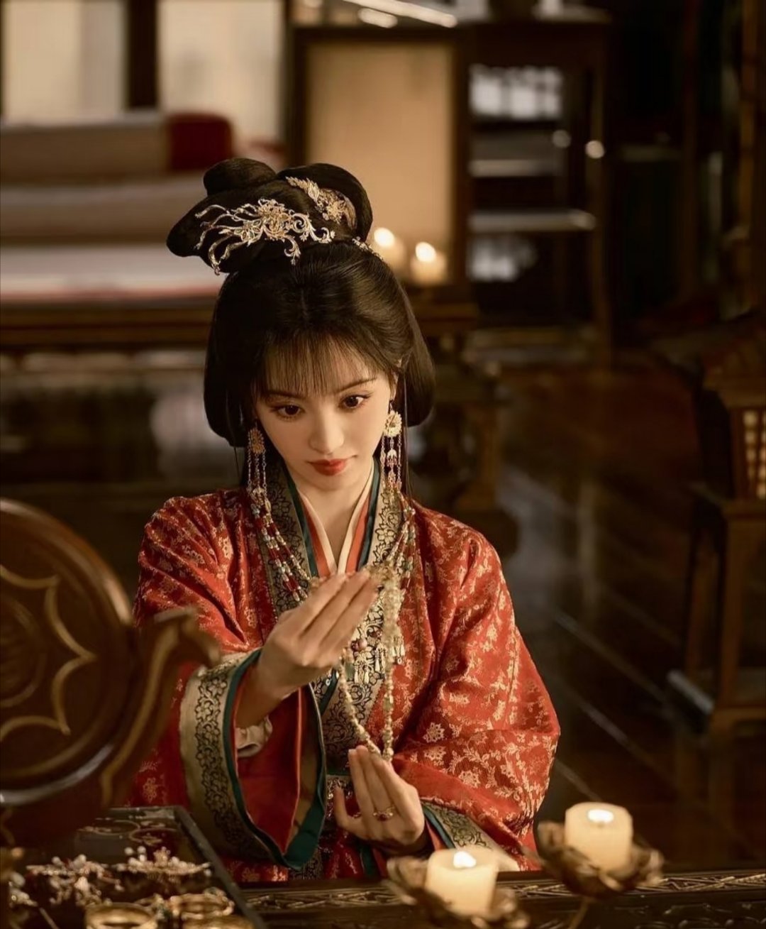 电视剧《嫁金钗》开播，能否火爆出圈？由田曦薇、闫桉主演的古偶剧《嫁金钗》今日开播引热议。该剧讲述了女