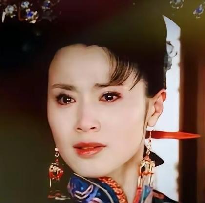 1708年，康熙准备处死大儿子胤褆，他的额娘惠妃知道后，却跑来对康熙说：“胤褆从