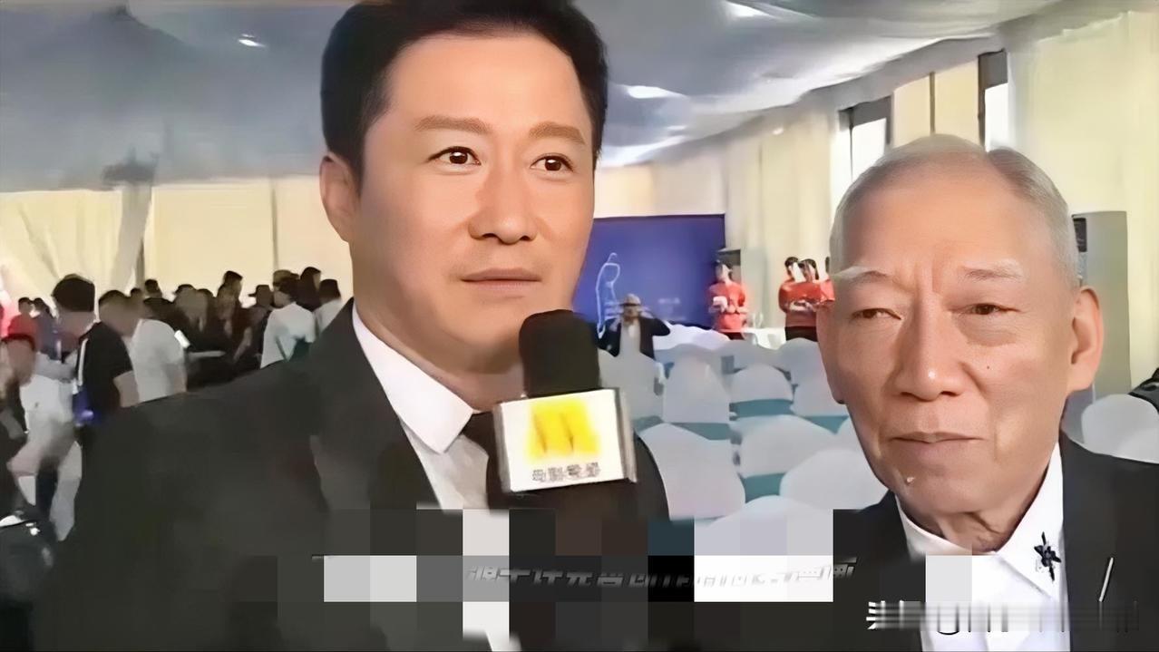 袁和平谈及《镖人》三代武打人合作，满是感慨与期待。他称李连杰以“绿叶”姿态复出，