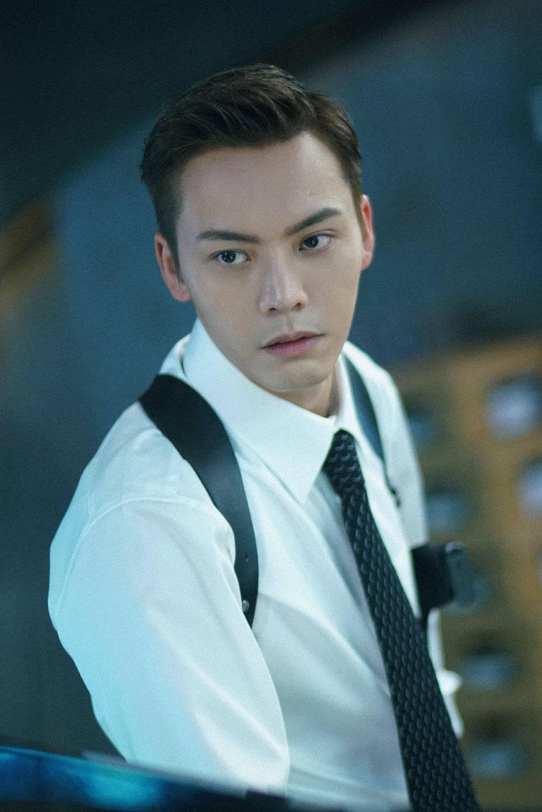 男神陈伟霆的三段感情，个个都貌美如花，现如今和老婆何穗满满的夫妻相，两人婚后生了