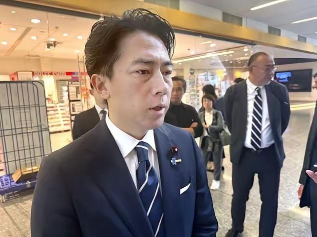 7月22日，小泉进次郎在布鲁塞尔对着北约秘书长吕特直接摊牌，称日本拥核"理所应当