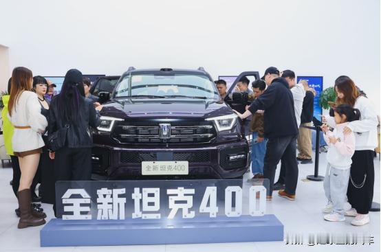 长城的老魏，又亲自下场了。为了全新坦克400，能够赢得年轻人的芳心，不仅玩儿