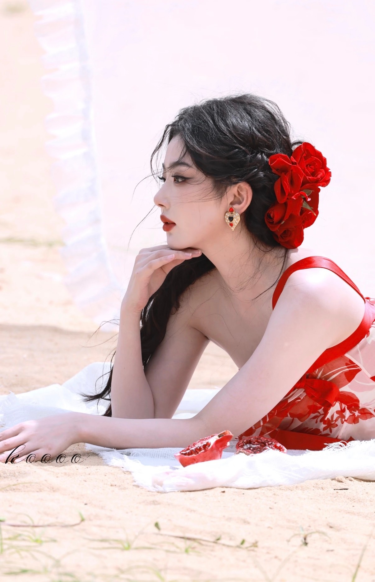 孔雪儿昭阳公主❄️孔雪儿李述260807【饭拍】📕海滩红裙