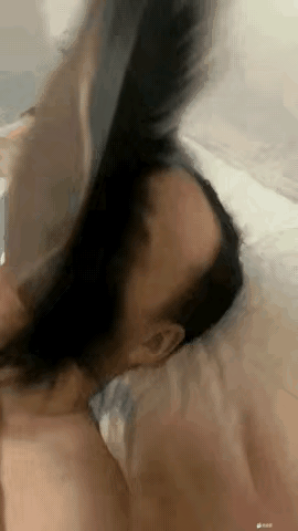 风度翩翩，突然成了油腻秃头[呲牙笑]