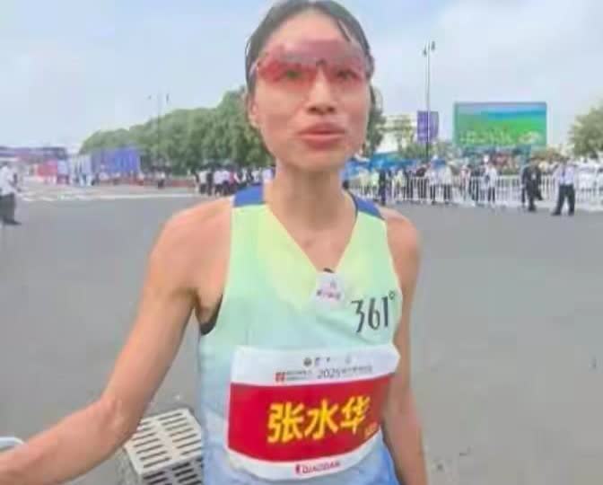 原来我们都误会这位跑马冠军了！大家说她情商低，其实是另有原因……