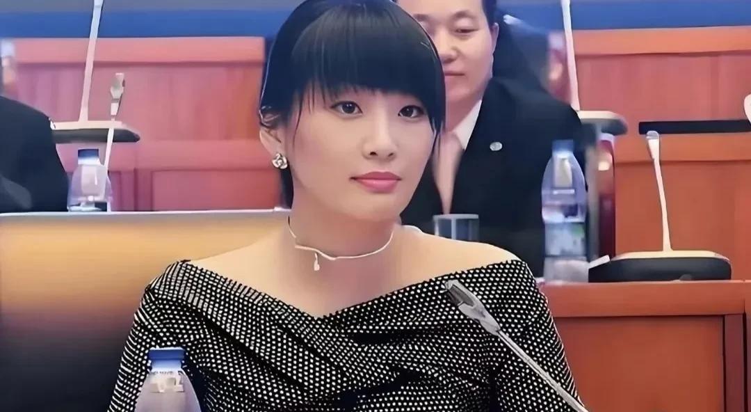 宗馥莉受过的伤害就不是伤害，她妈妈受的委屈不是委屈了？而伤害委屈时间是治愈不了的