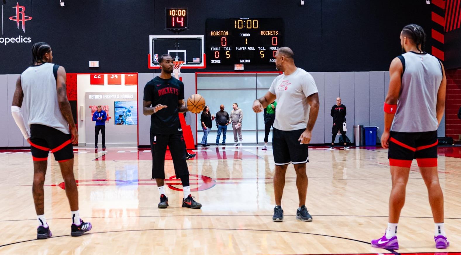 火箭队主场大胜奇才队，目前战绩达到了7胜3负，胜率7成。我们看到了，本场比赛，谢