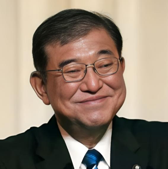 有网友表示，台湾之所以70年都没有收回来，并非是因为美国太强了，也不是“台独太硬