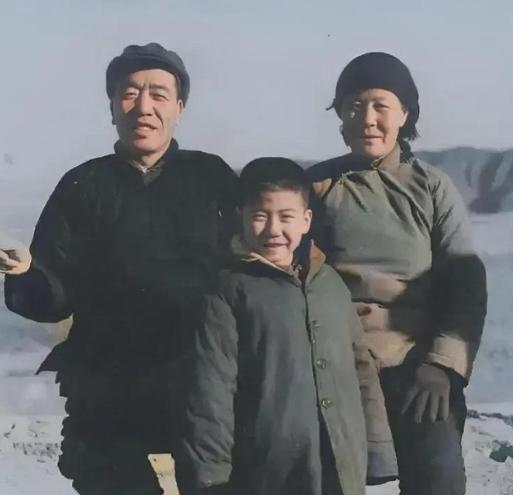 1965年，陈永贵的第一任妻子李虎妞去世后，经人介绍，昔阳县大寨村妇女宋玉林成为