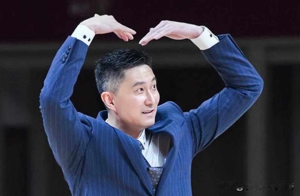 广东男篮主教练杜锋：我们下一个赛季要挑好外援，努力冲击总冠军，广东男篮主教练杜锋