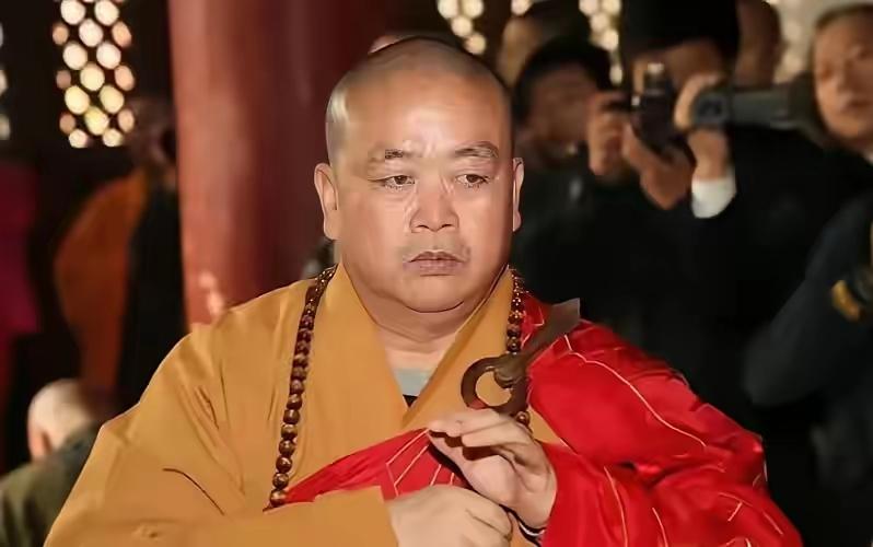 被判24年，看到新闻上面关于释永信的消息，一点也不惊讶。第一次见释永信真人，是