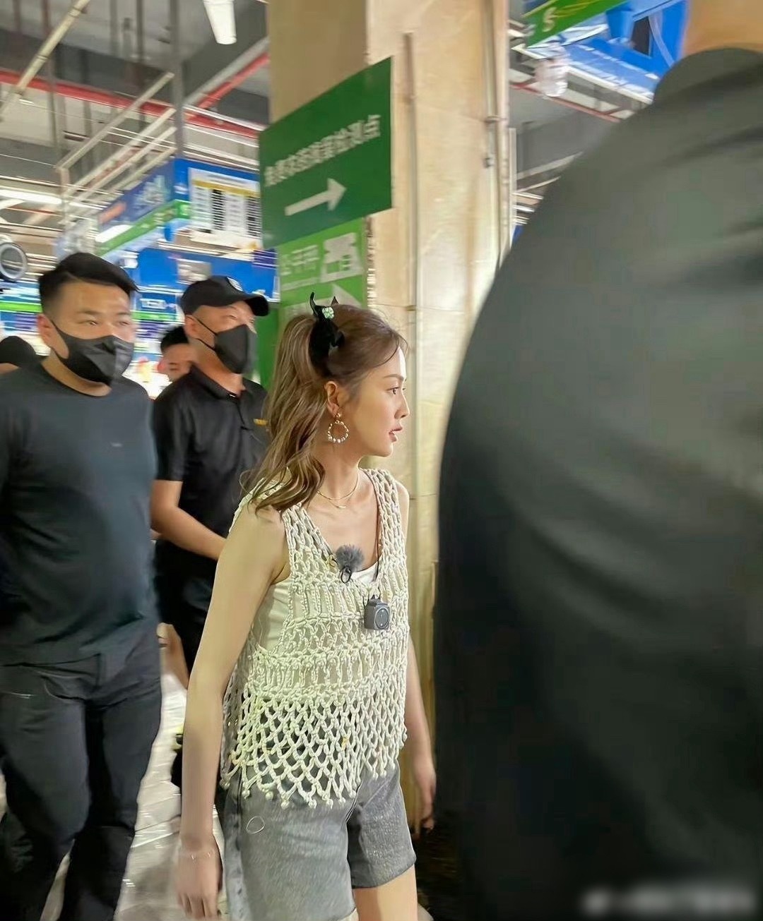 怎么那么多人说白鹿长相普通啊，生图这样还普通？