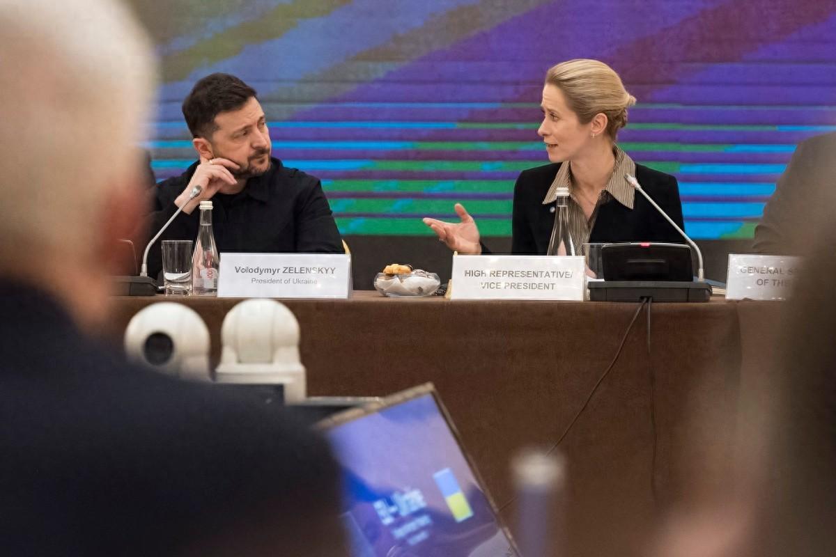 泽连斯基当面逼问，欧盟反华外长拒绝乌克兰加入欧盟：再坚持20年最近在基辅举行