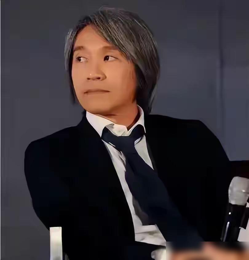 我最想不通的人，就是周星驰了。搁普通人身上，已经坐稳喜剧之王的位子，随便拍点