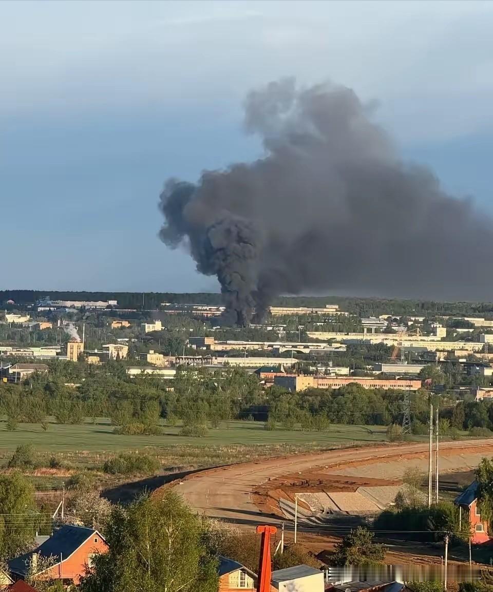打脸了吧，所谓的军事专家当初说乌克兰撑不过一周，基辅会被拿下，现在俄乌战争将近四