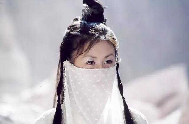 当年看这一部剧这个女人摘下面纱的时候真的是惊呆我了这个女人太美了吧你知道