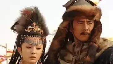 一日，拓跋珪路过贺兰部落，意外撞见一位极美的女子。于是，回宫后，拓跋珪立马找到了