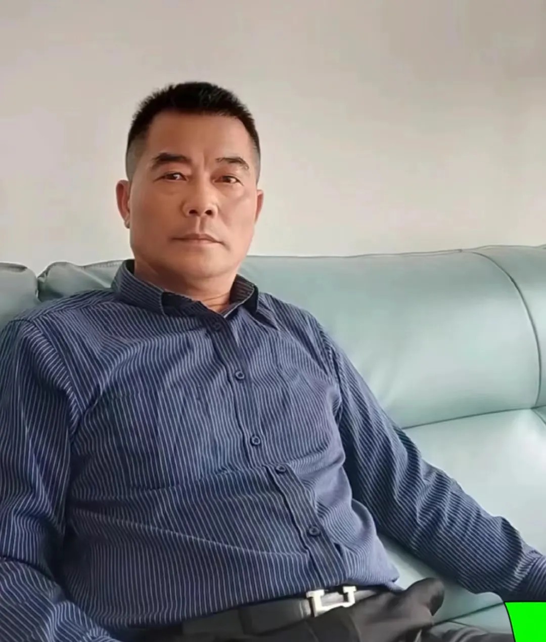 厂里没有订单，停工。老板说我年龄大了，应该退休，叫我写辞职书。叫我去。财务直接结