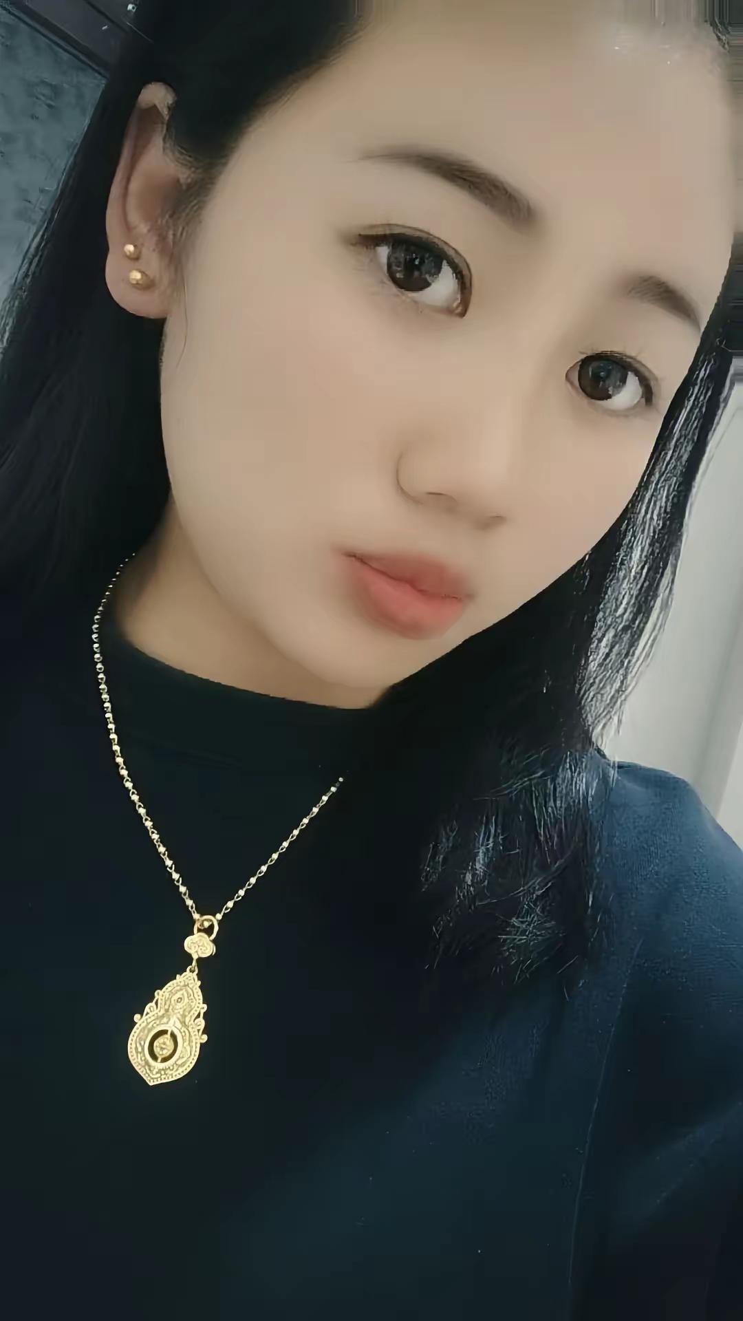 姐妹们我这不是炫耀我自己我只是想告诉你们我得黄金经病帮我看看还缺什么