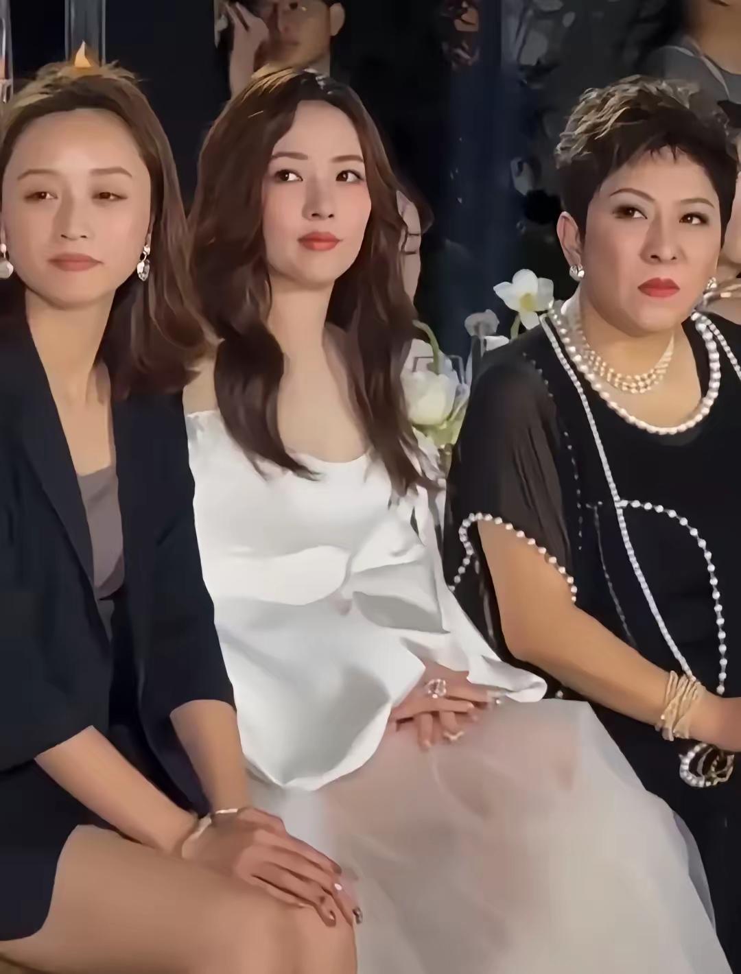 向太把为何那么信任郭碧婷？这婆媳两人的眼神也太一致了吧。怪不得，向家财产都要交给