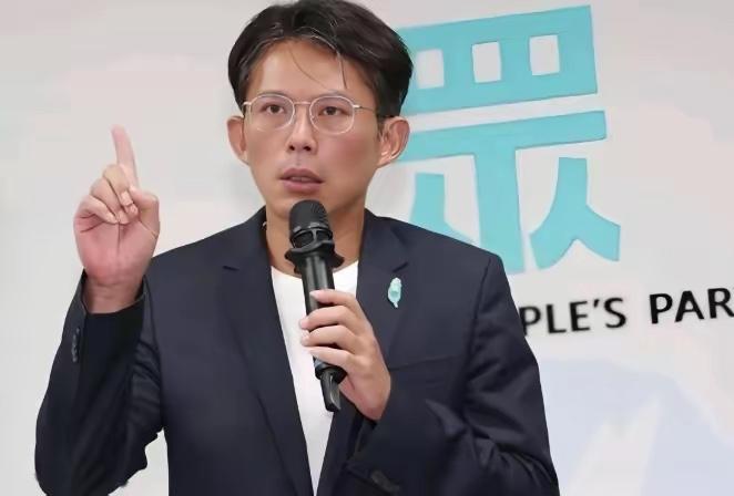 清算开始了！柯文哲向民进党这一跪，直接把黄国昌逼上了绝路！当初为了反绿才投奔白
