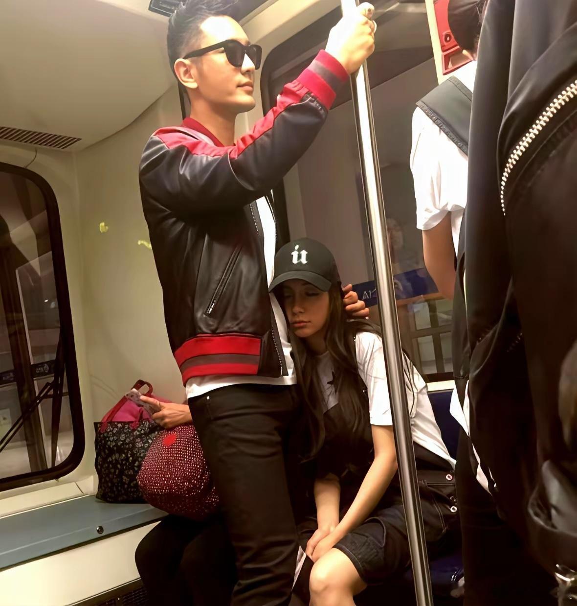 当年的黄晓明对baby应该是生理性喜欢吧！我还记得他为她办的那场世纪婚礼，把她