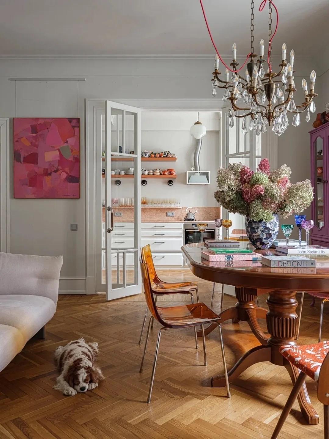 📸复古艺术的家，每一处角落都散发着经典的魅力~家居中什么样的颜色搭配显得高级