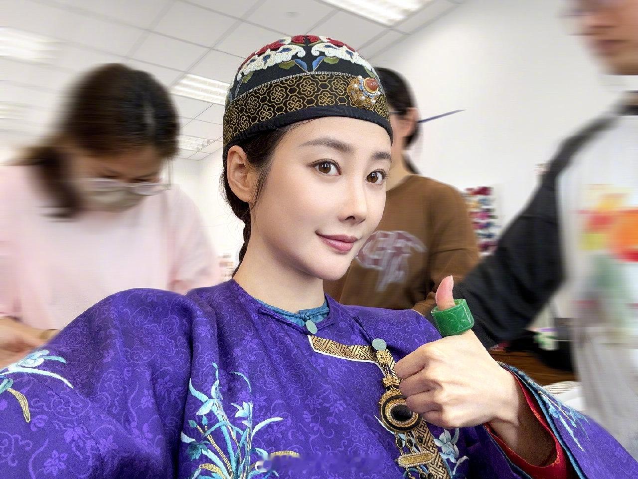 李纯17张花絮图告别大生意人苏紫轩应该算是李纯又一个人生角色了吧，每次出场都很