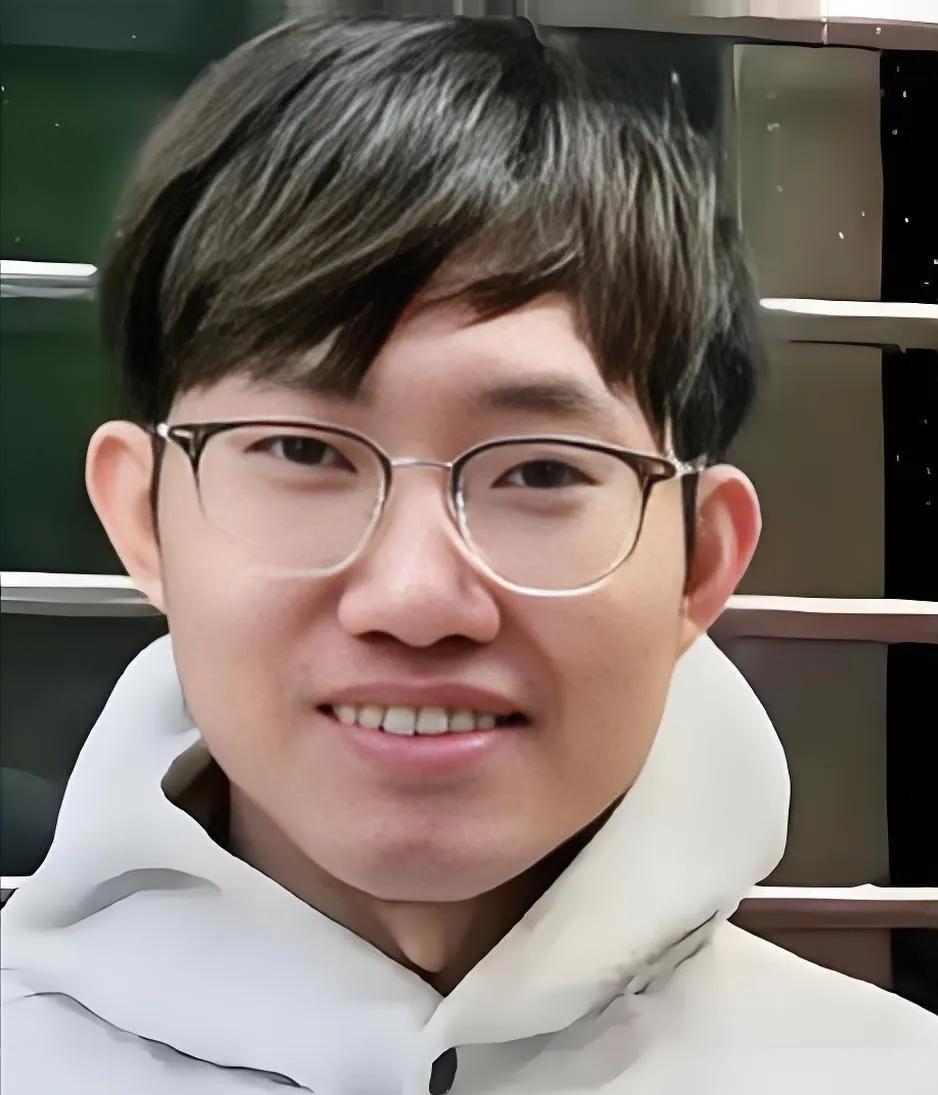 DeepSeek首轮融资估值近450亿美元了！梁文锋本来只想融一笔象征性的钱，用