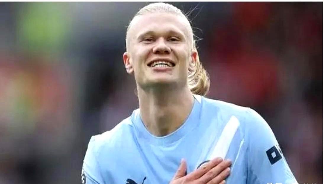 哈兰德在俱乐部真的出工不出力？看看这数据对比就有点意思了。世界杯预选赛，他场