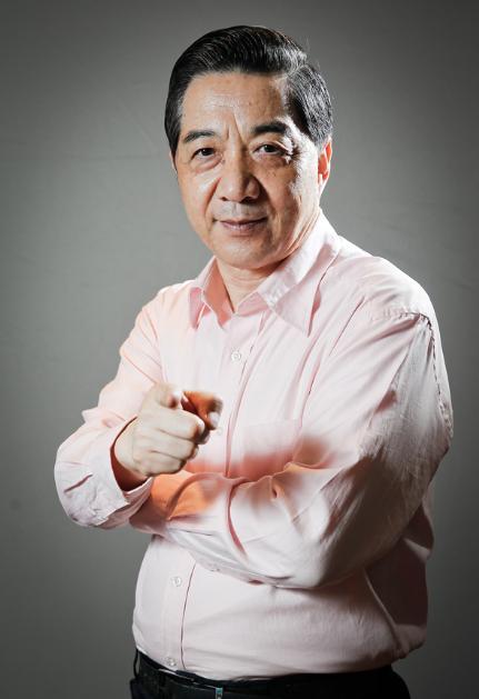 局座张召忠发现一个很反常的现象！上半年欧洲来咱们国内游客暴涨六成，可他们压根不想