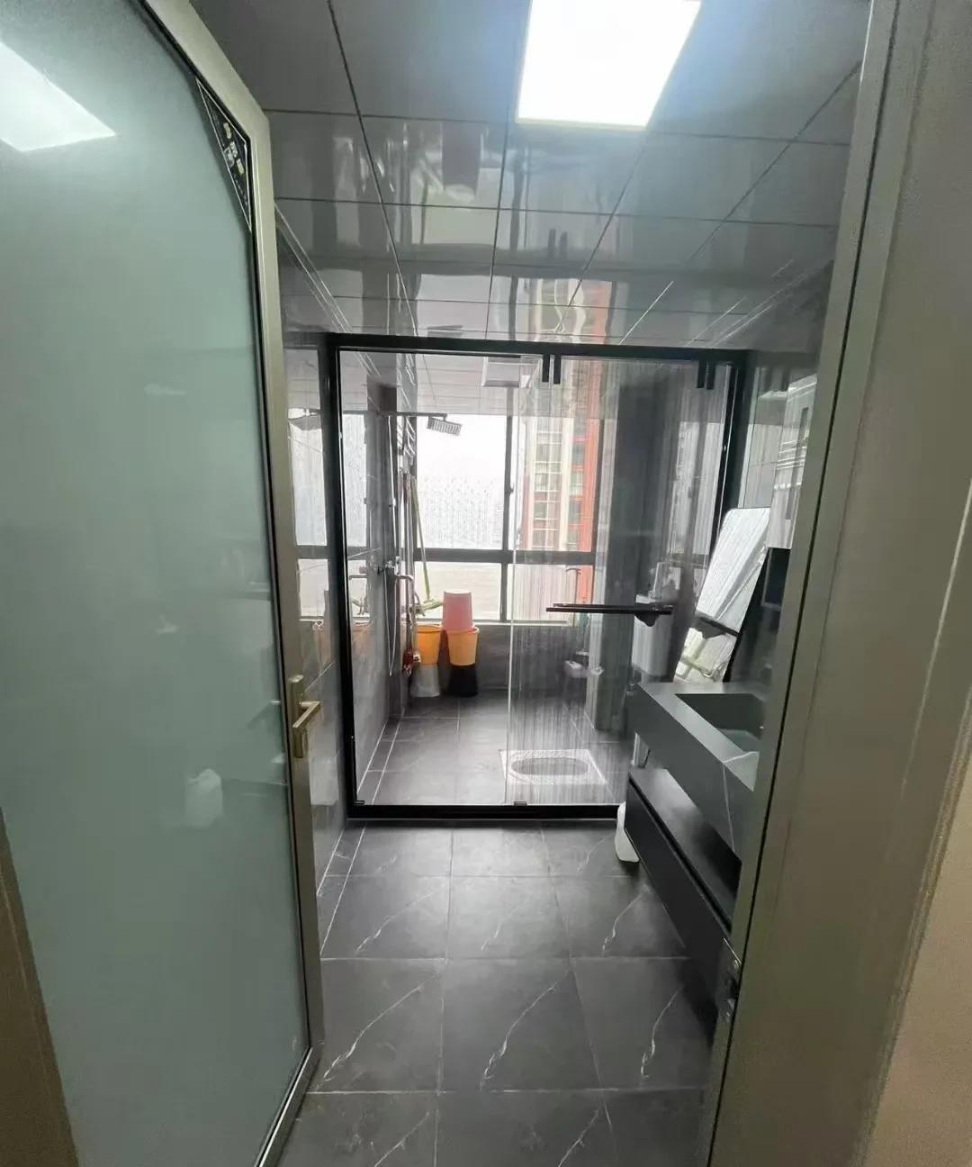 有没有人跟我一样？每天晚上，我都习惯把地拖了，衣服洗了，把家收拾整齐，家务全干