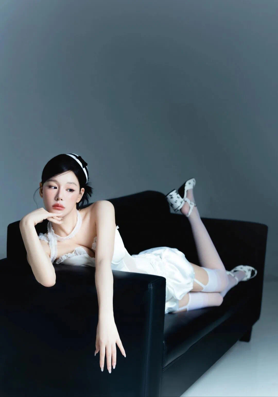 收藏这条=承认她是你的壁纸女神