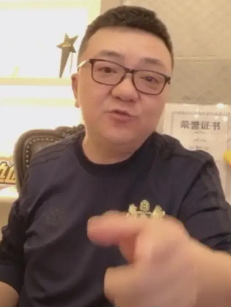 国足0：2日本，董路几句话直接让球迷沉默了！第一句：其实0：1落后，日本队比
