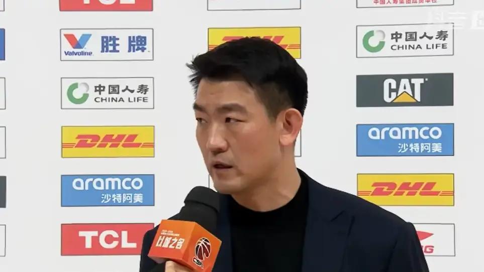 北京末节被轰16-0广厦用4分钟把12分抹平，北京球迷手机砸了一地。