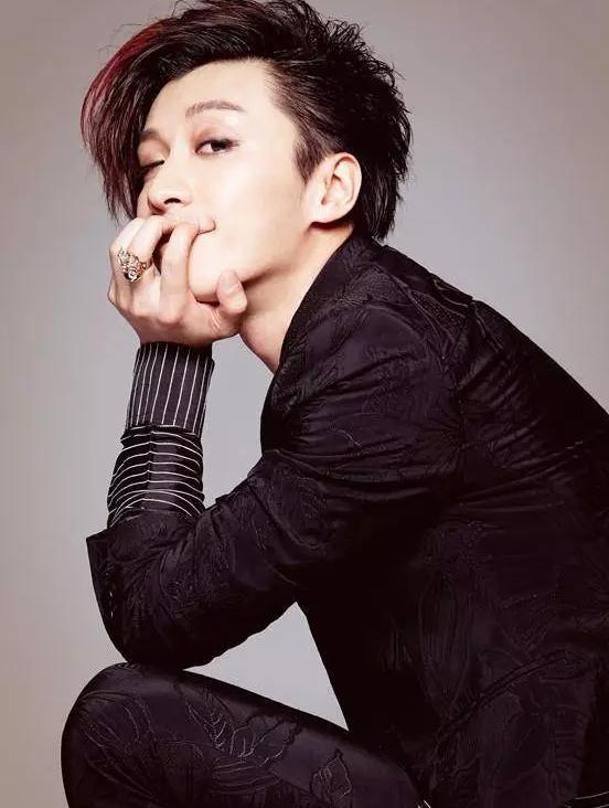 乔父曝乔任梁临终细节九年隐忍戳破谣言乔任梁离世九年后，70岁的乔父终于撕开