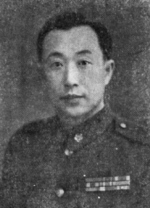 1950年，李弥逃到台湾后，惨遭弃用，妻子也是下落不明。正当他绝望时，蒋介石找到