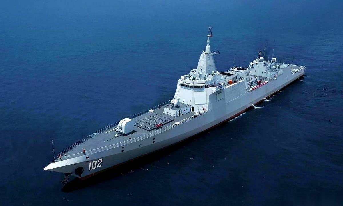 五角大楼里那帮人，现在估计头都快挠秃了。军舰都开到人家委内瑞拉门口了，气势汹汹