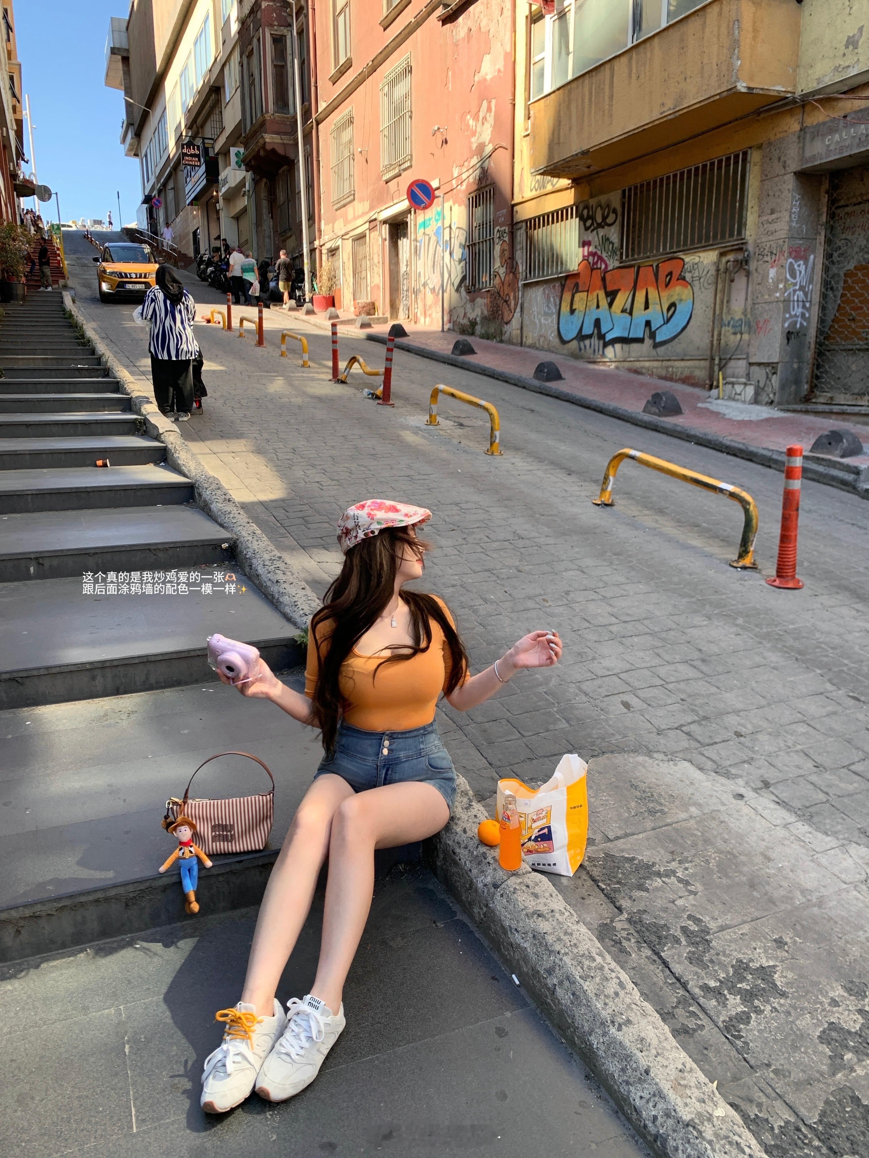 今日穿搭🍊•ᴗ•🍊是橙子味儿的这个颜色很难不心动啊啊啊👀像是喝了一口橙子汽