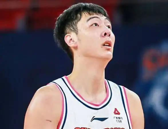 辽宁球迷和自媒体借徐昕申请转会，又把张明池拿出来说。证明他们连做人的底线都没有，