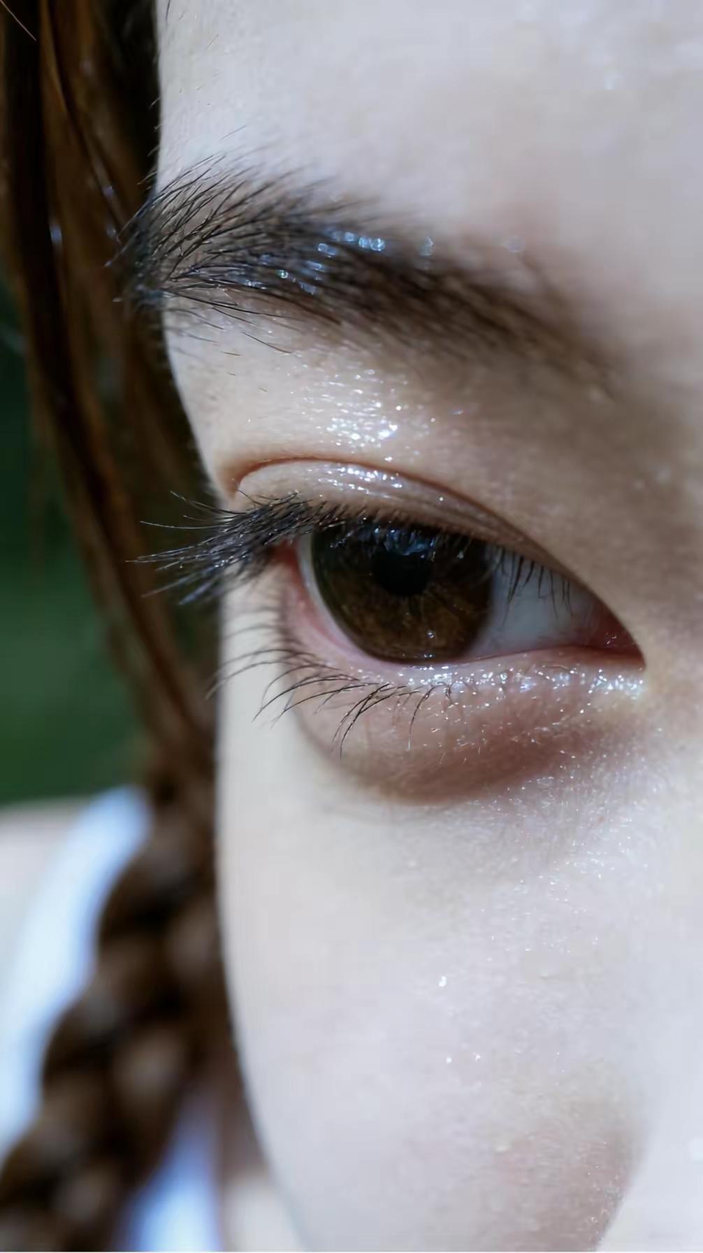 年轻真好啊！肤若凝脂吹弹可破