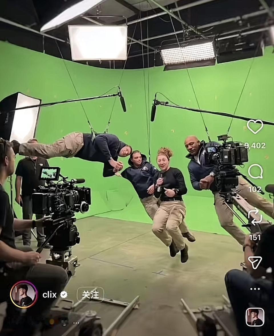 结论先说：这两张图本身是100%的“梗图/搞笑二创”，不是真的“宇航员造假现场”